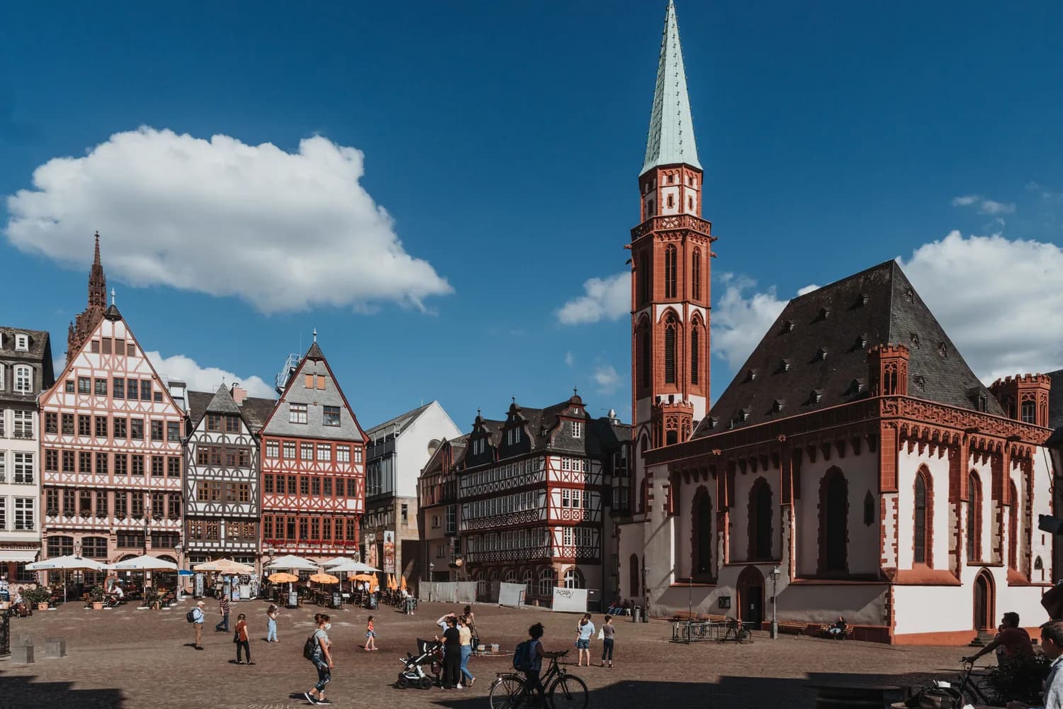 Historische Altstadt am Frankfurter Römerplatz mit Fachwerkhäusern