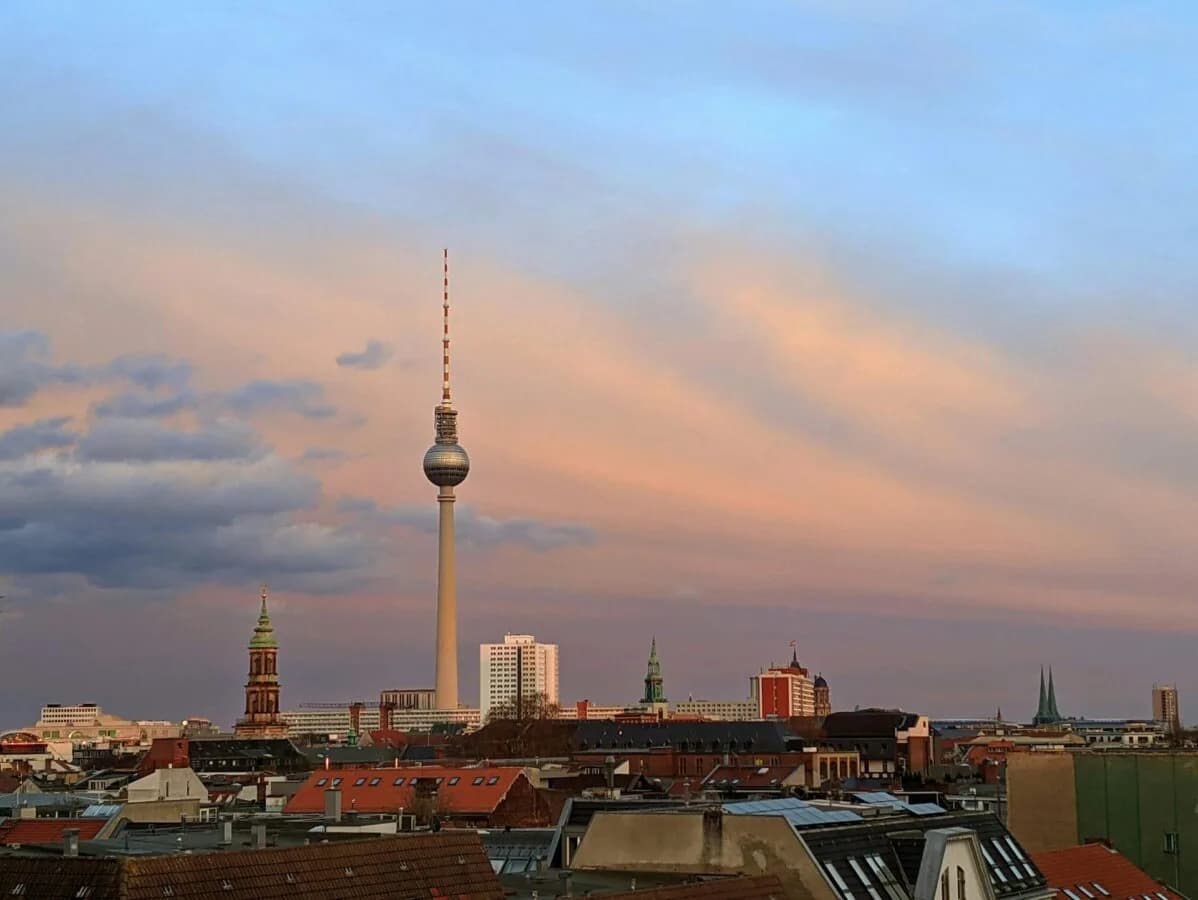 Weihnachtszeit am BER: 1,1 Millionen Reisende, Geheimtipps & beste Services