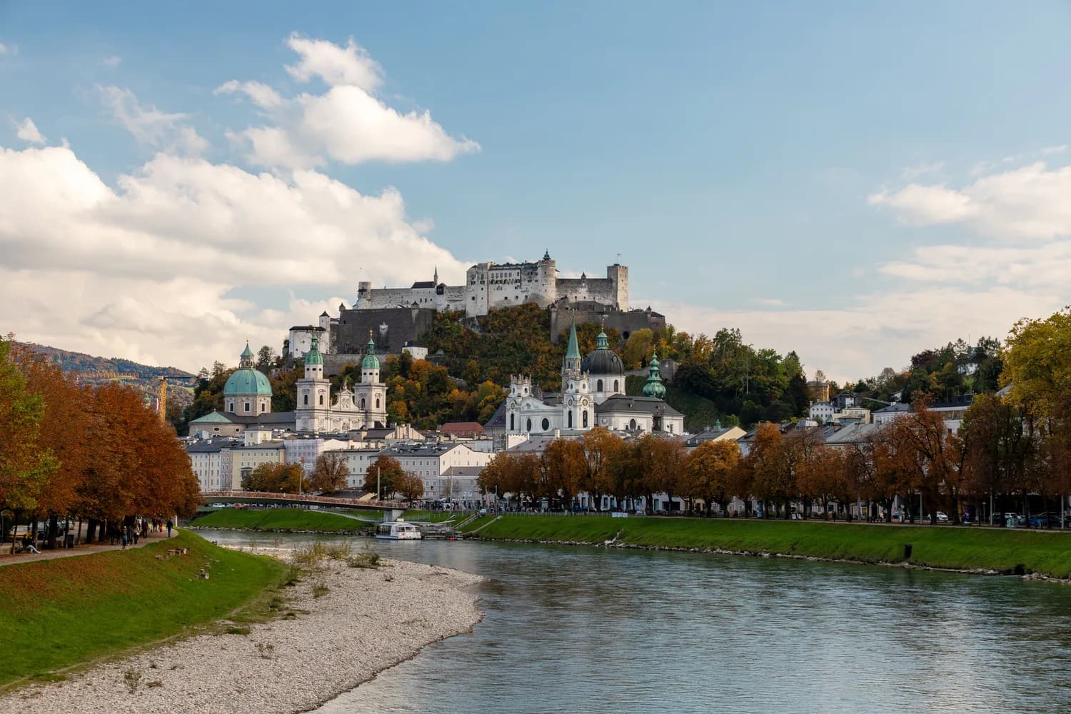 Neue Highlights am Flughafen Salzburg: Von Marrakesch bis Pristina