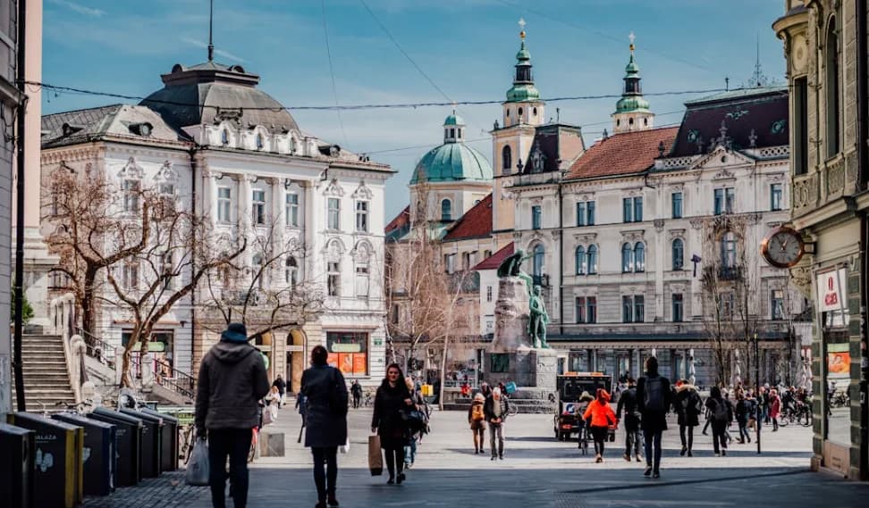 Ljubljana frankfurt airdolomiti