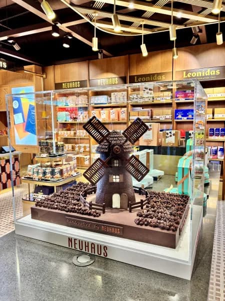Schiphol chocolate house