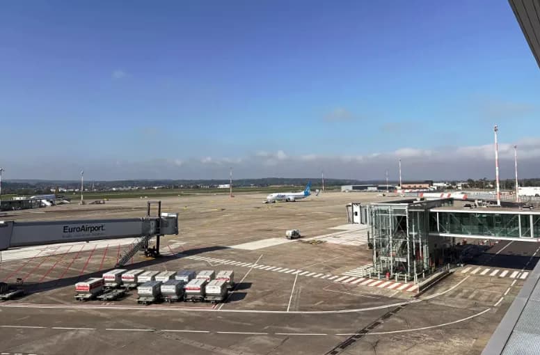 (c) Terrasse flughafen basel mlh
