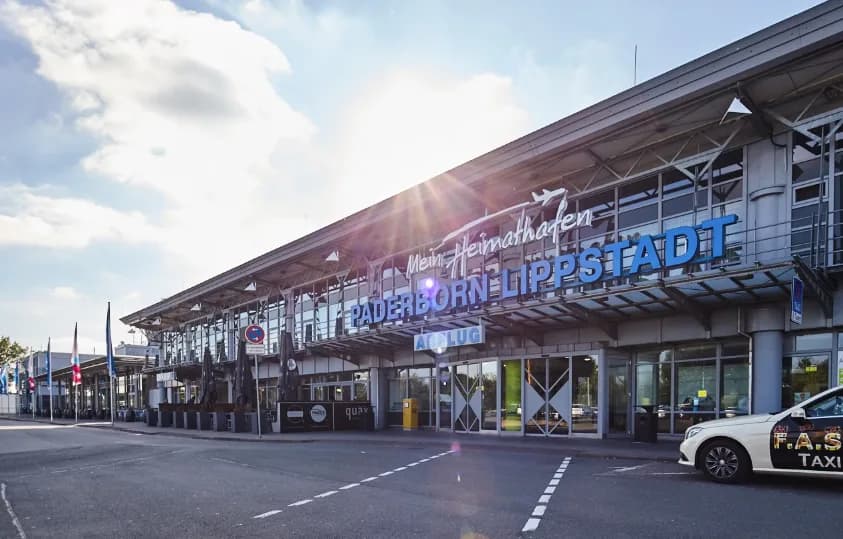 Flughafen Paderborn Lippstadt Herbst 2025