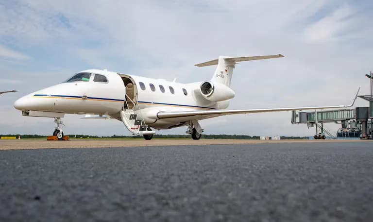 Padaviation Embraer Phenom 300