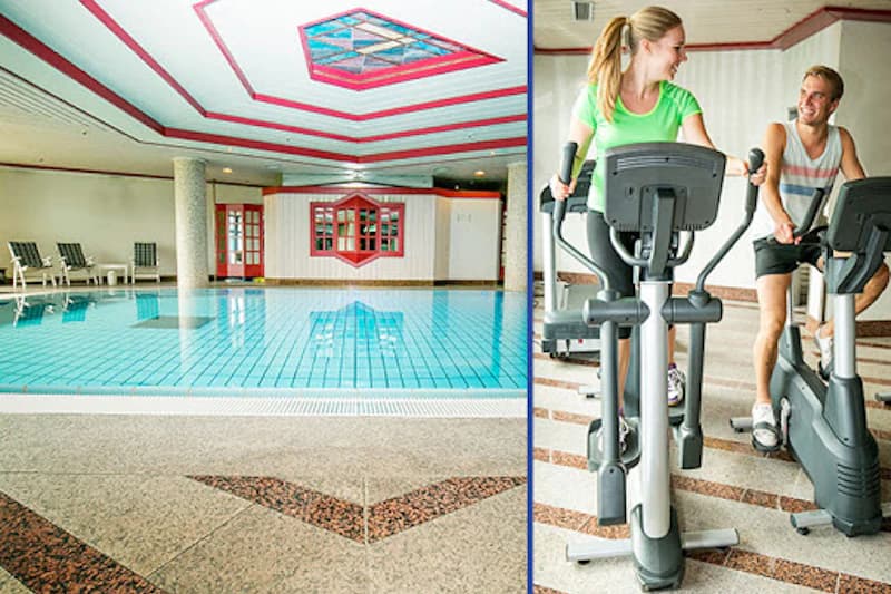 Hallenbad mit blau gekacheltem Becken, Liegestühlen und dekorativer Decke; daneben Personen auf Heimtrainern im Fitnessraum.