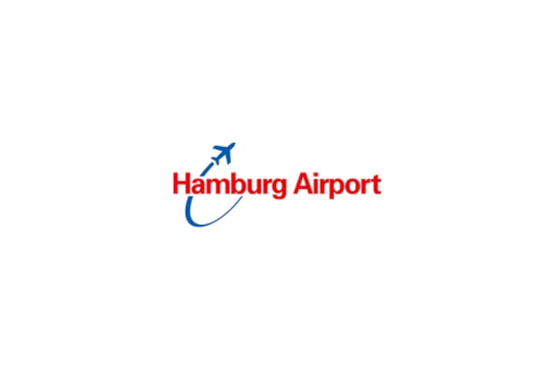 Wortmarke Hamburg Airport in Rot mit blauem Flugzeug-Bogen.